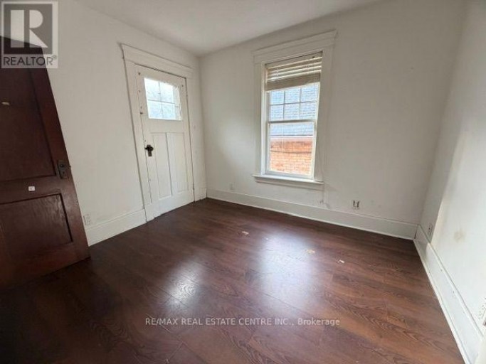 512 DOWNIE STREET, Stratford, Ontario, N5A1Y2