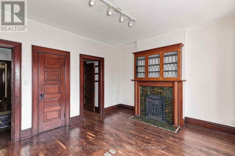 43 ELGIN STREET, Collingwood, Ontario, L9Y3L6