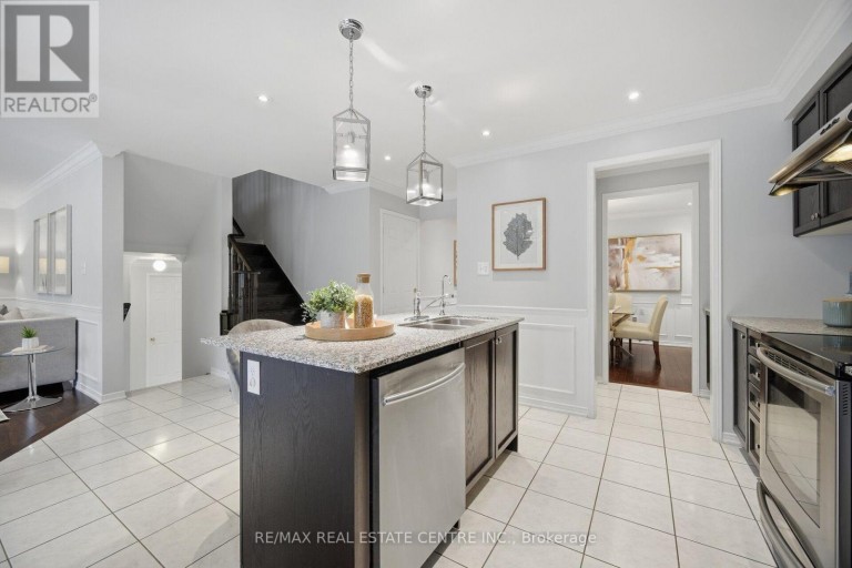 33 MOSELY CRESCENT, Ajax (Central East), Ontario, L1Z0M9