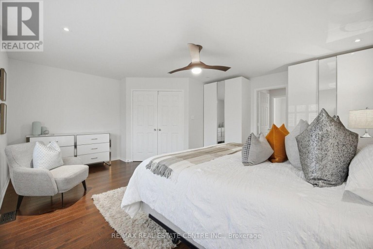 33 MOSELY CRESCENT, Ajax (Central East), Ontario, L1Z0M9