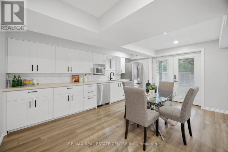 33 MOSELY CRESCENT, Ajax (Central East), Ontario, L1Z0M9