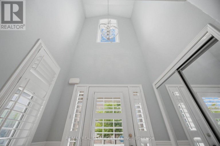 33 MOSELY CRESCENT, Ajax (Central East), Ontario, L1Z0M9