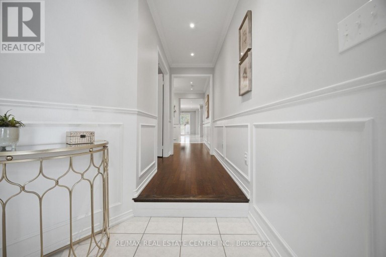 33 MOSELY CRESCENT, Ajax (Central East), Ontario, L1Z0M9