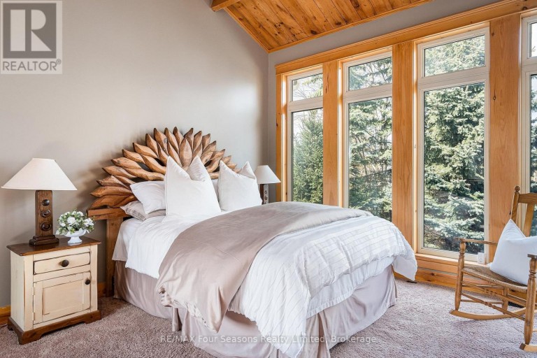 147 LAKESHORE ROAD E, Blue Mountains, Ontario, L9Y0M9
