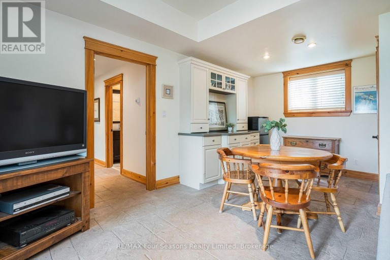 147 LAKESHORE ROAD E, Blue Mountains, Ontario, L9Y0M9