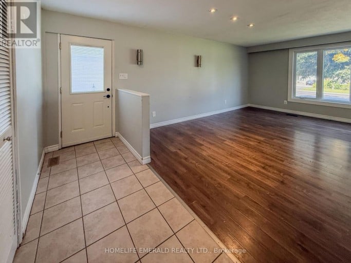 131 CUNDLES ROAD E, Barrie (Cundles East), Ontario, L4M3A1