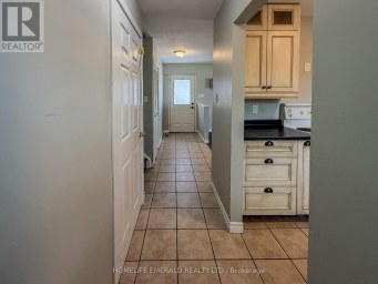 131 CUNDLES ROAD E Barrie (Cundles East) Ontario photo 17