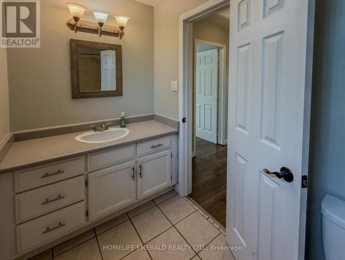 131 CUNDLES ROAD E, Barrie (Cundles East), Ontario, L4M3A1