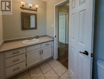 131 CUNDLES ROAD E Barrie (Cundles East) Ontario photo 20