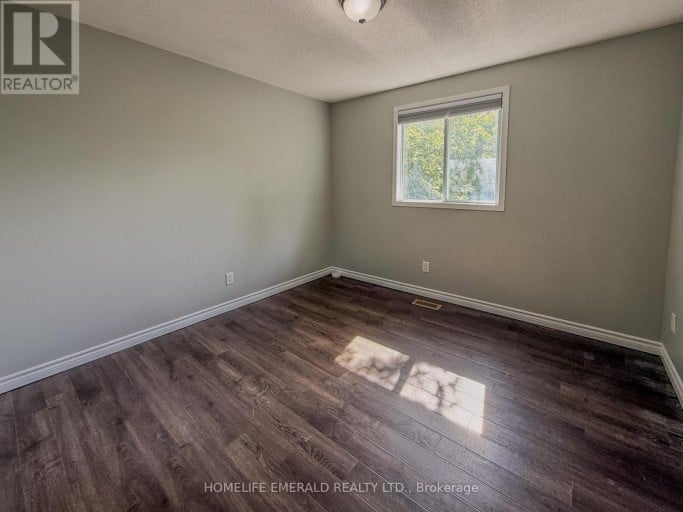 131 CUNDLES ROAD E, Barrie (Cundles East), Ontario, L4M3A1