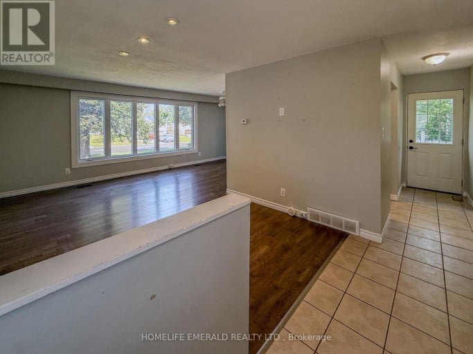 131 CUNDLES ROAD E, Barrie (Cundles East), Ontario, L4M3A1