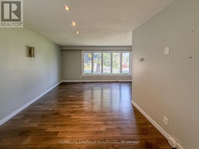 131 CUNDLES ROAD E, Barrie (Cundles East), Ontario, L4M3A1
