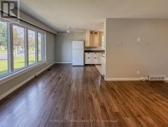 131 CUNDLES ROAD E, Barrie (Cundles East), Ontario, L4M3A1