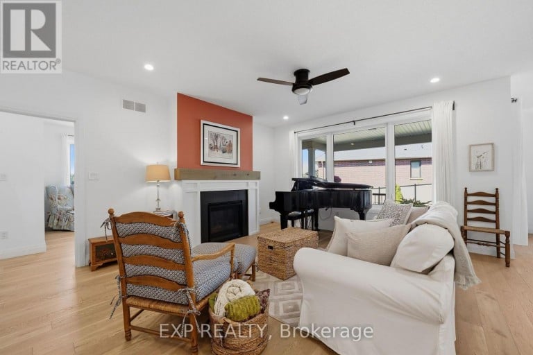 1 - 10038 OXBOW DRIVE, Middlesex Centre (Komoka), Ontario, N0L1R0