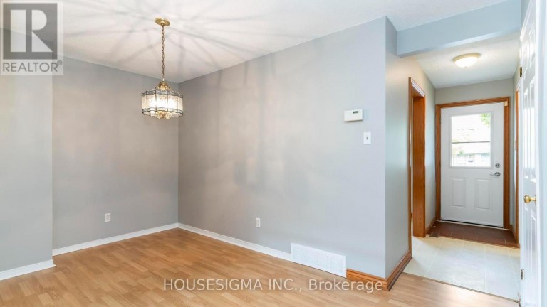 39 - 141 CONDOR COURT, London East (East P), Ontario, N5W6A1