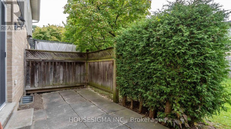 39 - 141 CONDOR COURT, London East (East P), Ontario, N5W6A1