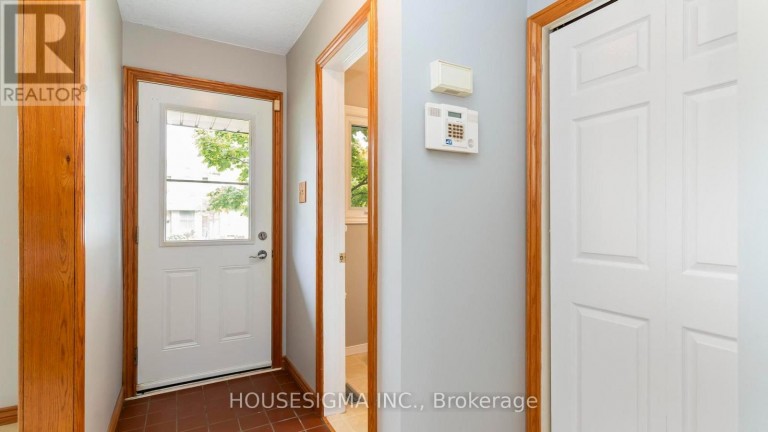39 - 141 CONDOR COURT, London East (East P), Ontario, N5W6A1