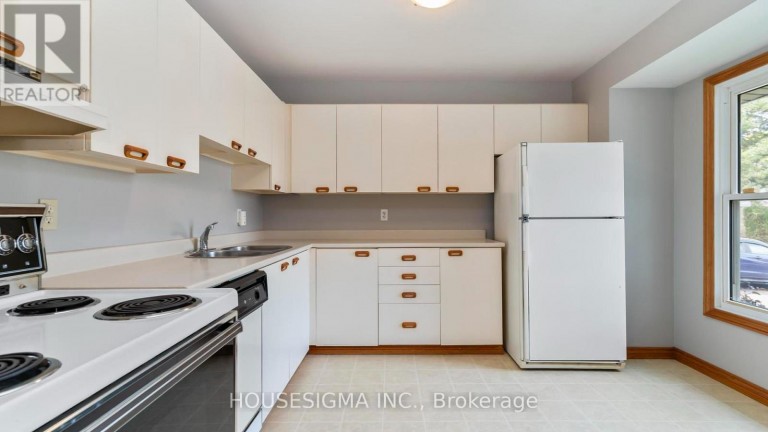 39 - 141 CONDOR COURT, London East (East P), Ontario, N5W6A1