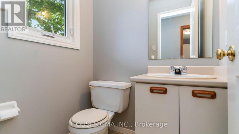 39 - 141 CONDOR COURT, London East (East P), Ontario, N5W6A1