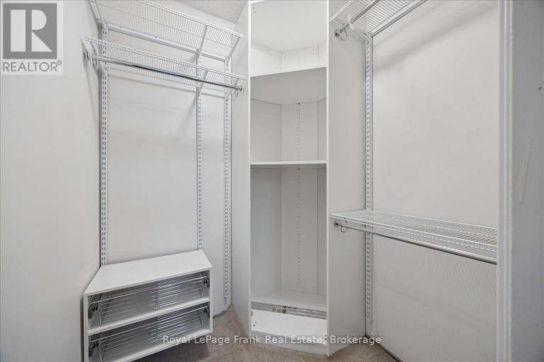 19 LONG DRIVE, Whitby (Blue Grass Meadows), Ontario, L1N8E2