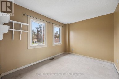 19 LONG DRIVE Whitby (Blue Grass Meadows) Ontario photo 18