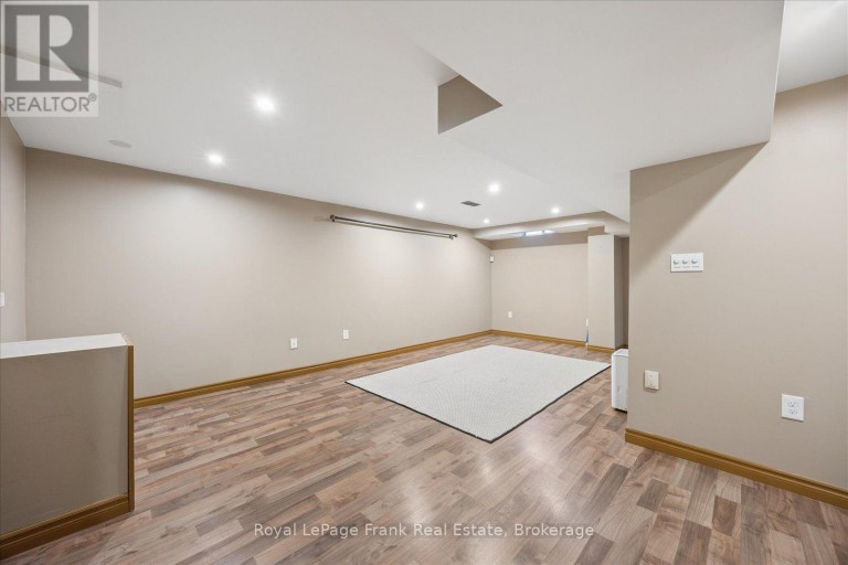 19 LONG DRIVE, Whitby (Blue Grass Meadows), Ontario, L1N8E2