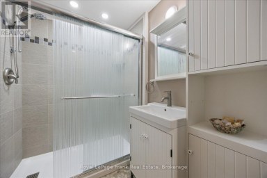 19 LONG DRIVE Whitby (Blue Grass Meadows) Ontario photo 22
