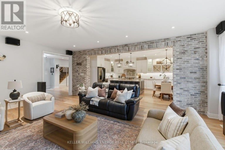 199A SOUTH CHANNEL DRIVE, Georgina (Keswick North), Ontario, L4P2N4