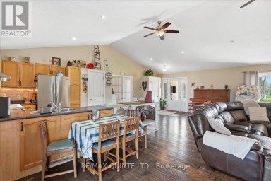 1686 COUNTY ROAD 13 Prince Edward County (South Marysburg Ward) Ontario photo 10