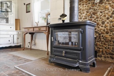 1686 COUNTY ROAD 13 Prince Edward County (South Marysburg Ward) Ontario photo 21