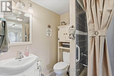 1686 COUNTY ROAD 13 Prince Edward County (South Marysburg Ward) Ontario photo 22