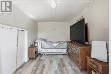 1686 COUNTY ROAD 13 Prince Edward County (South Marysburg Ward) Ontario photo 24