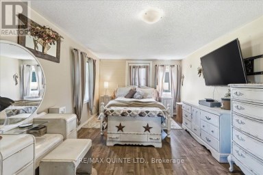 1686 COUNTY ROAD 13 Prince Edward County (South Marysburg Ward) Ontario photo 26
