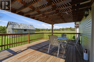 1686 COUNTY ROAD 13 Prince Edward County (South Marysburg Ward) Ontario photo 33