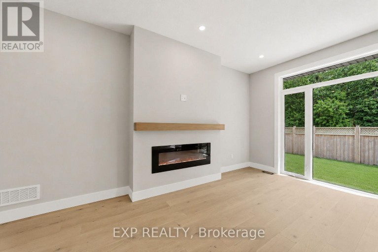 30 - 430 HEAD STREET N, Strathroy-Caradoc (NE), Ontario, N7G2K2
