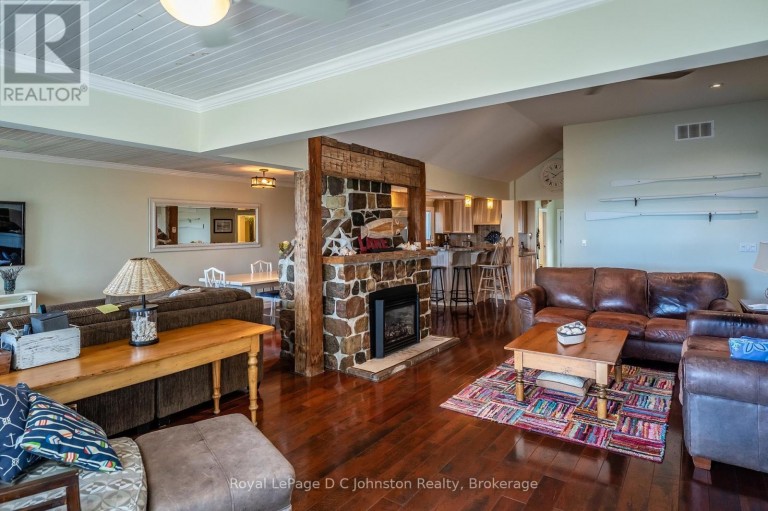 103 SAUGEEN BEACH ROAD, Saugeen Shores, Ontario, N0H2C5