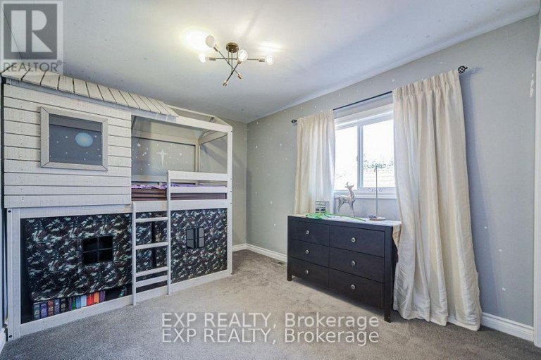 292 SHERIDAN COURT, Newmarket (Gorham-College Manor), Ontario, L3Y8P9