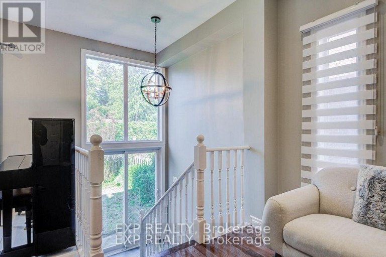292 SHERIDAN COURT, Newmarket (Gorham-College Manor), Ontario, L3Y8P9