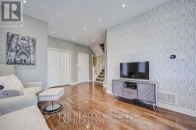 292 SHERIDAN COURT Newmarket (Gorham-College Manor) Ontario photo 3