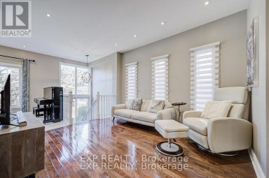 292 SHERIDAN COURT Newmarket (Gorham-College Manor) Ontario photo 4