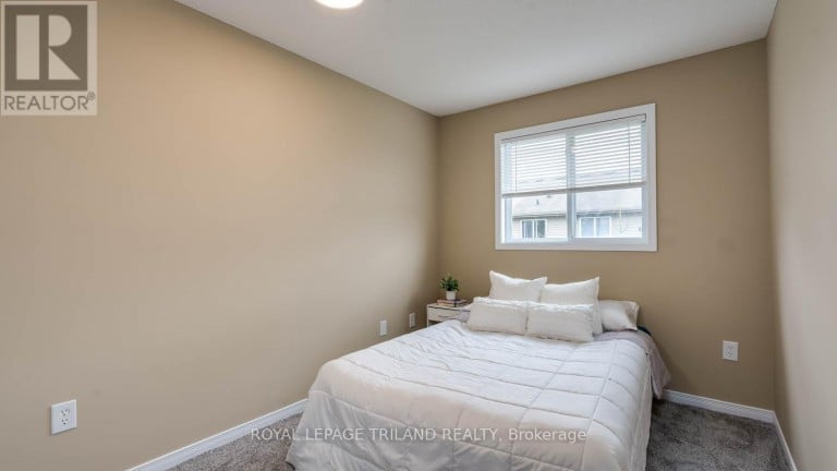 17 - 1600 MICKLEBOROUGH DRIVE, London North (North I), Ontario, N6G5R9