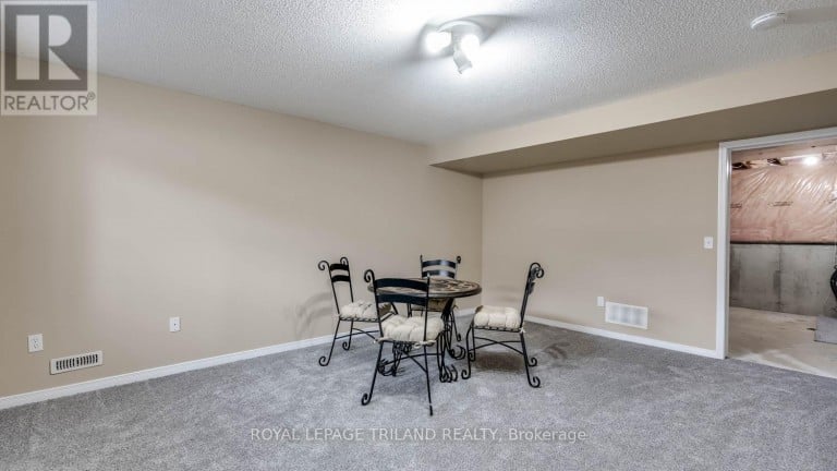 17 - 1600 MICKLEBOROUGH DRIVE, London North (North I), Ontario, N6G5R9