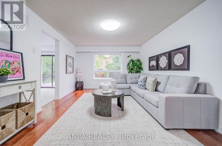 3 MOSSBROOK CRESCENT, Toronto (Steeles), Ontario, M1W2W8