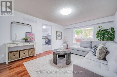 3 MOSSBROOK CRESCENT Toronto (Steeles) Ontario photo 11