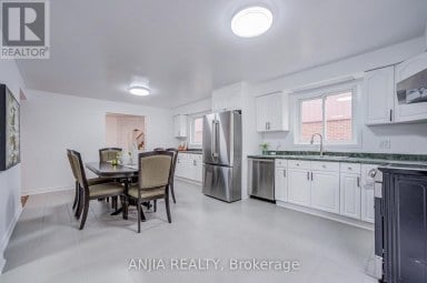 3 MOSSBROOK CRESCENT Toronto (Steeles) Ontario photo 14