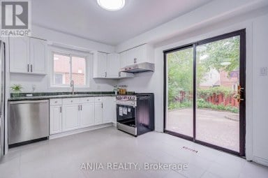3 MOSSBROOK CRESCENT Toronto (Steeles) Ontario photo 15