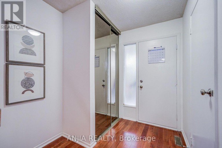 3 MOSSBROOK CRESCENT, Toronto (Steeles), Ontario, M1W2W8