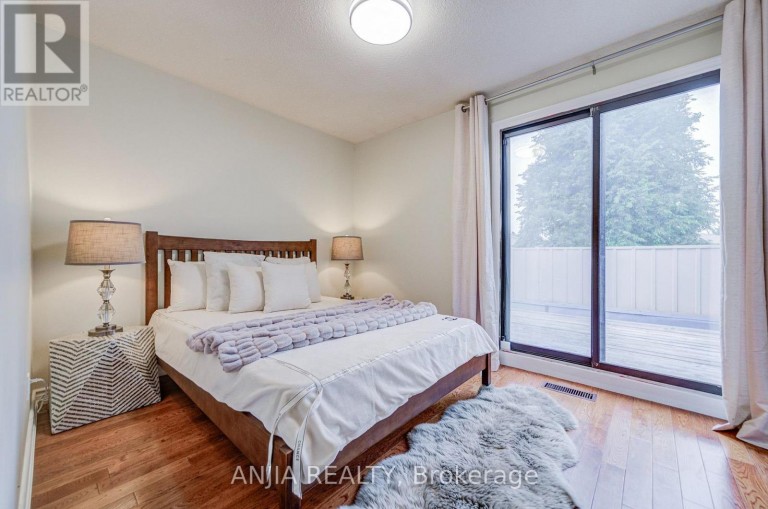 3 MOSSBROOK CRESCENT, Toronto (Steeles), Ontario, M1W2W8
