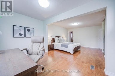 3 MOSSBROOK CRESCENT Toronto (Steeles) Ontario photo 26