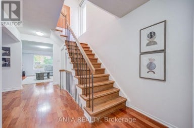 3 MOSSBROOK CRESCENT Toronto (Steeles) Ontario photo 4